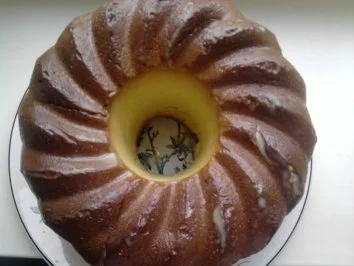 Rezept: Eierlikör-Guglhupf Eierlikör-Guglhupf - Rezept