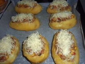 Deftiges: Gefüllte Hackfleisch-Kartoffeln mit Tomatensoße - Rezept