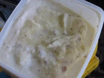 Rezept: Eis - Knuspernde Pecannüsse zart umhüllt Eis - Knuspernde Pecannüsse zart umhüllt - Rezept