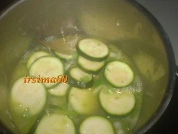 Rezept: Zucchini – Sauerampfersuppe Bild Nr. 3 Zucchini – Sauerampfersuppe - Rezept - Bild Nr. 3
