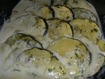 Rezept: Gemüse: ZUCCHINIGRATIN Gemüse: ZUCCHINIGRATIN - Rezept