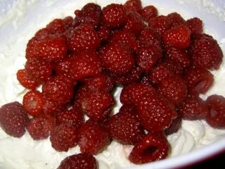 Himbeeren versinken in Tonkacreme - Rezept - Bild Nr. 6