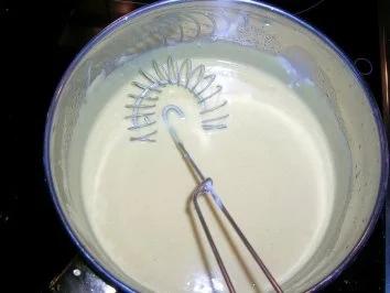 pochierte Eier in Senfsauce, Salzkartoffeln, Salat - die gute alte Uralt-Küche von Oma - Rezept - Bild Nr. 3