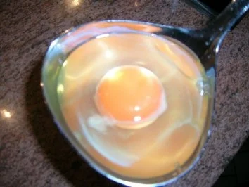 pochierte Eier in Senfsauce, Salzkartoffeln, Salat - die gute alte Uralt-Küche von Oma - Rezept - Bild Nr. 4