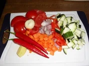 Resteverwertung: Scharfe Gemüsesauce mit Bandnudeln - Rezept