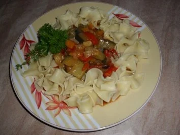 Resteverwertung: Scharfe Gemüsesauce mit Bandnudeln - Rezept - Bild Nr. 3