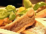 Rezept: Hamburger Edel-Pannfisch mit Bratkartoffeln und Dijonsenfsoรe Hamburger Edel-Pannfisch mit Bratkartoffeln und Dijonsenfsoรe - Rezept