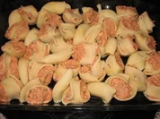 Rezept: Gefรผllte Muschelnudeln mit Thunfischfarce Gefรผllte Muschelnudeln mit Thunfischfarce - Rezept