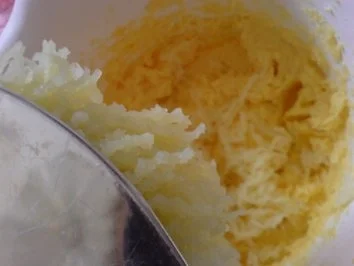 Rezept: Falsche Marzipantorte oder Kartoffeltorte Bild Nr. 7 Falsche Marzipantorte oder Kartoffeltorte - Rezept - Bild Nr. 7