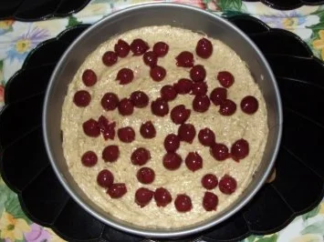 Rezept: Nuss-Kirschkuchen mit Deko.... 2 Jahre Kochbar :-) Bild Nr. 4 Nuss-Kirschkuchen mit Deko.... 2 Jahre Kochbar :-) - Rezept - Bild Nr. 4