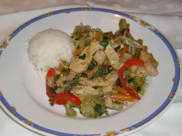 Geflügelbruststreifen mit Wok-Gemüse - Rezept