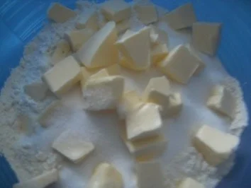 Rezept: Streußel-Quarktorte mit einer Pfirsich-Füllung Bild Nr. 2 Streußel-Quarktorte mit einer Pfirsich-Füllung - Rezept - Bild Nr. 2