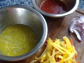 Marinierte Hähnchenbollen mit Salat in Zitronen-Wasabi-Vinaigrette - Rezept - Bild Nr. 3