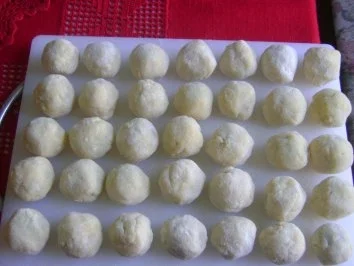 Ringlotten oder Mirabellen im Kartoffelteigmantel (auf steirisch Knödl) - Rezept