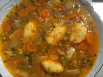 Gemüse-Süppchen mit Rindfleisch gekocht und  einer - Rezept