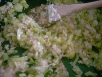 Rezept: Hähnchenbrust gefüllt mit Lauch und Sesam Bild Nr. 3 Hähnchenbrust gefüllt mit Lauch und Sesam - Rezept - Bild Nr. 3