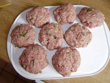 Rezept: Bärbel's Frikadellen mit Frühlingszwiebeln Bild Nr. 4 Bärbel's Frikadellen mit Frühlingszwiebeln - Rezept - Bild Nr. 4