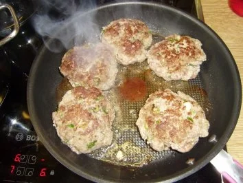 Rezept: Bärbel's Frikadellen mit Frühlingszwiebeln Bild Nr. 6 Bärbel's Frikadellen mit Frühlingszwiebeln - Rezept - Bild Nr. 6