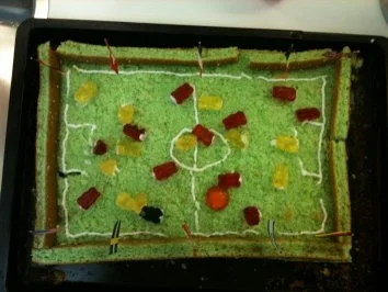 Fußballkuchen Stadion - Rezept - Bild Nr. 3