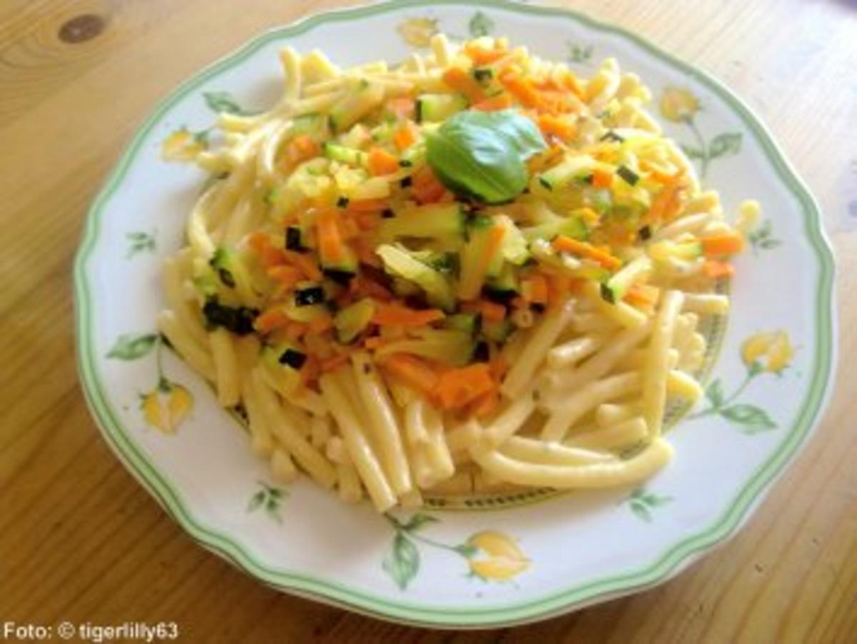 Pasta Mit Zucchini Kasesauce Rezept Mit Bild Kochbar De