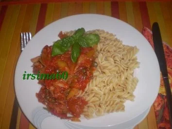 Nudeln mit Thunfisch - Kapern - Soße - Rezept