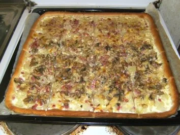 BLECHKUCHEN - "Intermezzo"-Pizza - Rezept