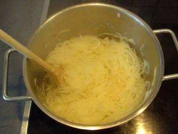 Rezept: Französische Zwiebelsuppe nach Daddy-Art Bild Nr. 3 Französische Zwiebelsuppe nach Daddy-Art - Rezept - Bild Nr. 3