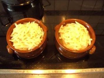 Rezept: Französische Zwiebelsuppe nach Daddy-Art Bild Nr. 6 Französische Zwiebelsuppe nach Daddy-Art - Rezept - Bild Nr. 6