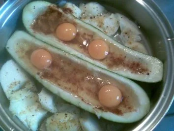Zucchinischiffchen mit Eierfracht - Rezept - Bild Nr. 2