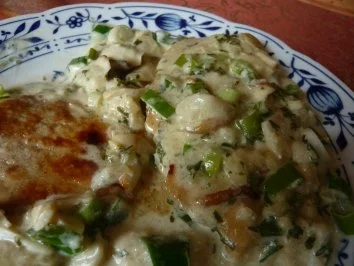 Steinpilze in Ziegenfrischkäse-Sauce mit Minutenschnitzel - Rezept