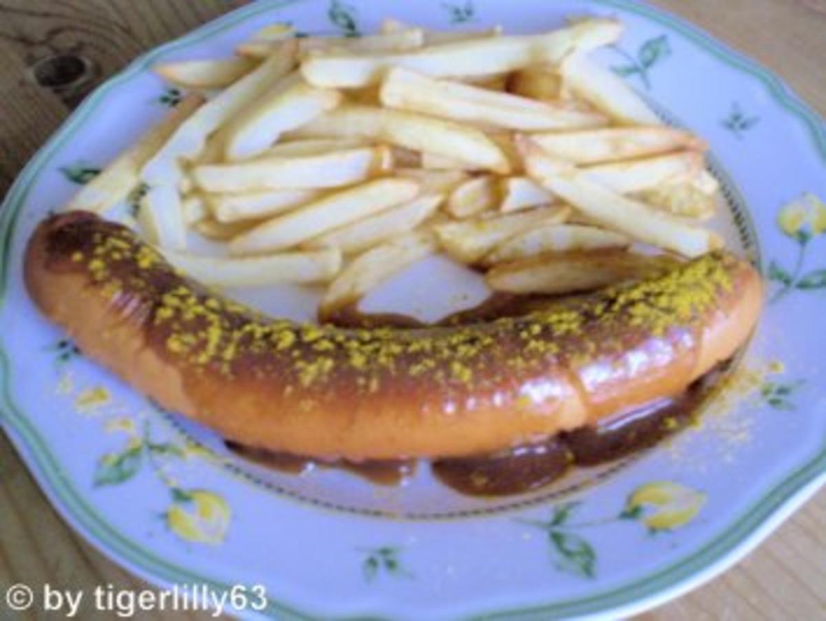 Currywurst mit Pommes frites - Rezept