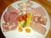 Kleiner "bunter" Teller!      Mein Snack für nen Fußball-/ Fernsehabend - Rezept