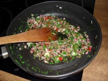 Rezept: Zucchini-Kartoffelkuchen mit Katenschinken und Kräutern Bild Nr. 2 Zucchini-Kartoffelkuchen mit Katenschinken und Kräutern - Rezept - Bild Nr. 2