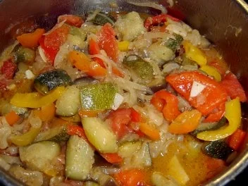 Ragout aus Lamm-, Rindfleisch und Kartoffeln mit Ratatouilles - Rezept - Bild Nr. 2