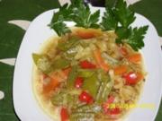 Suppe : Asiatische Köstlichkeit mit frischem Gemüse als Eintopf - Rezept
