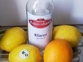 Rezept: Likör: Zitrus-Likör Bild Nr. 2 Likör: Zitrus-Likör - Rezept - Bild Nr. 2