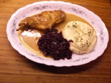 Kaninchenkeulen in Wacholderrahm - Rezept