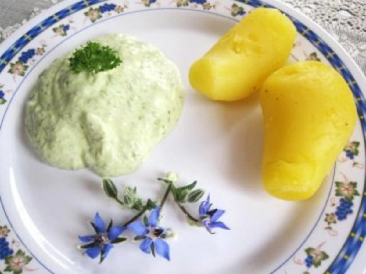 Sahne Quark mit frischen Gartenkräutern, schnell & einfach von mimi