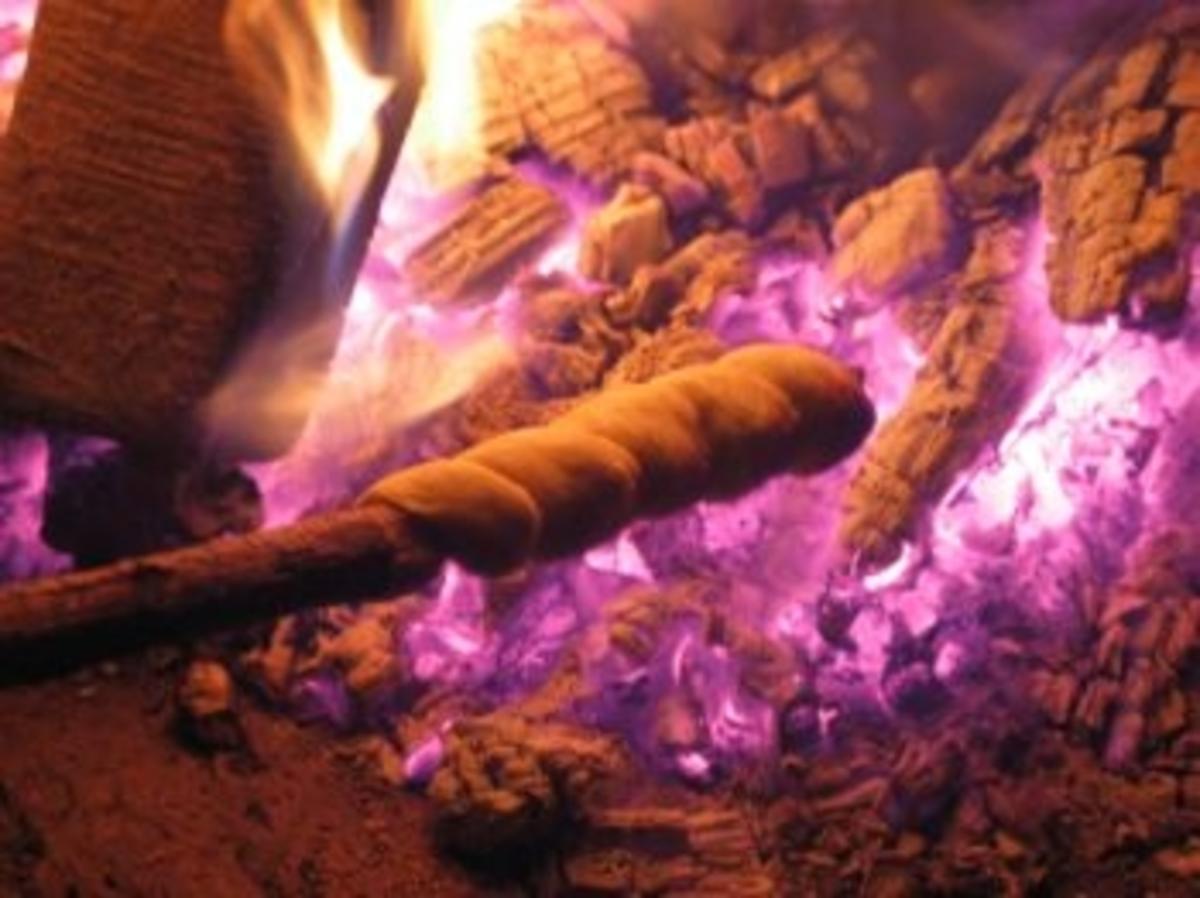 Bilder für Stockbrot mit Trockenhefe und wasser, lauwarm Rezept