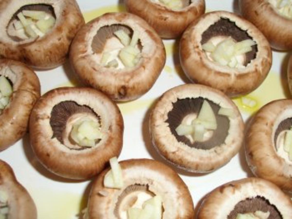 Gefüllte Champignons - Rezept mit Bild - kochbar.de