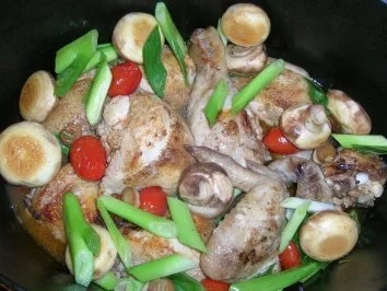 Rezept: Sherryhuhn mit Pilzen und Frühlingszwiebeln Bild Nr. 5 Sherryhuhn mit Pilzen und Frühlingszwiebeln - Rezept - Bild Nr. 5