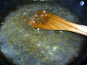 Rezept: Gepfefferte Hähnchenbrüste mit selbstgemachter Tagiatelle und Zuckerschoten Bild Nr. 8 Gepfefferte Hähnchenbrüste mit selbstgemachter Tagiatelle und Zuckerschoten - Rezept - Bild Nr. 8