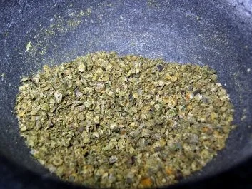 Rezept: Gepfefferte Hähnchenbrüste mit selbstgemachter Tagiatelle und Zuckerschoten Bild Nr. 2 Gepfefferte Hähnchenbrüste mit selbstgemachter Tagiatelle und Zuckerschoten - Rezept - Bild Nr. 2