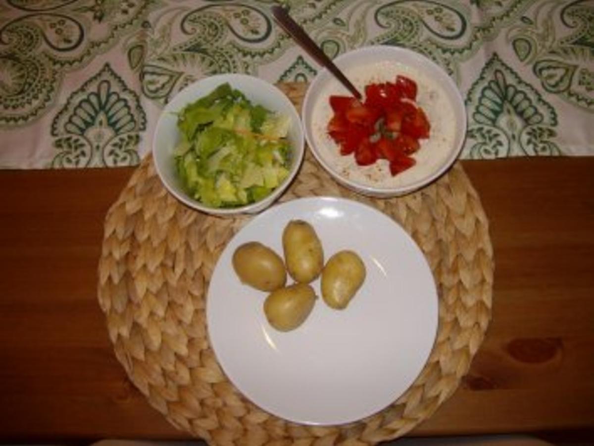 Auberginen-Raita mit Sonnenblumenkernen - Rezept - kochbar.de