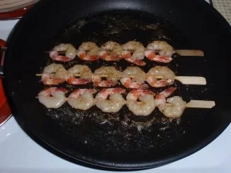 Feldsalat mit Garnelenspieße - Rezept - Bild Nr. 2