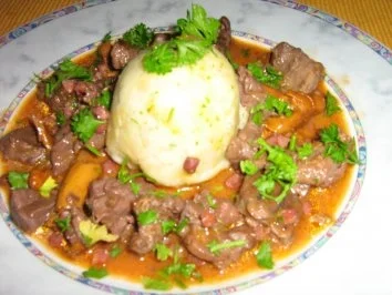 Rehragout mit Pfifferlingen an Semmelknödel - Rezept - Bild Nr. 8