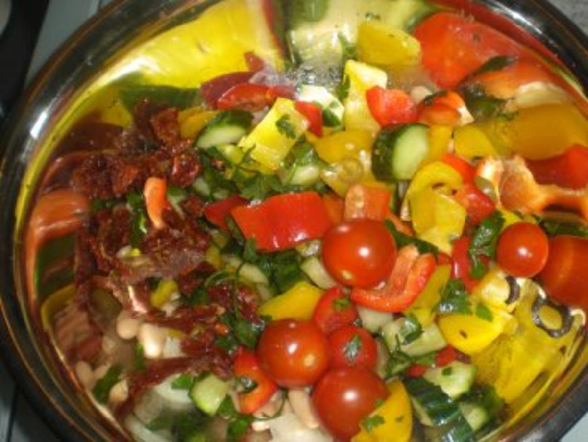Weiße Bohnen Salat mit getrockneten Tomaten - Rezept - Bild Nr. 5