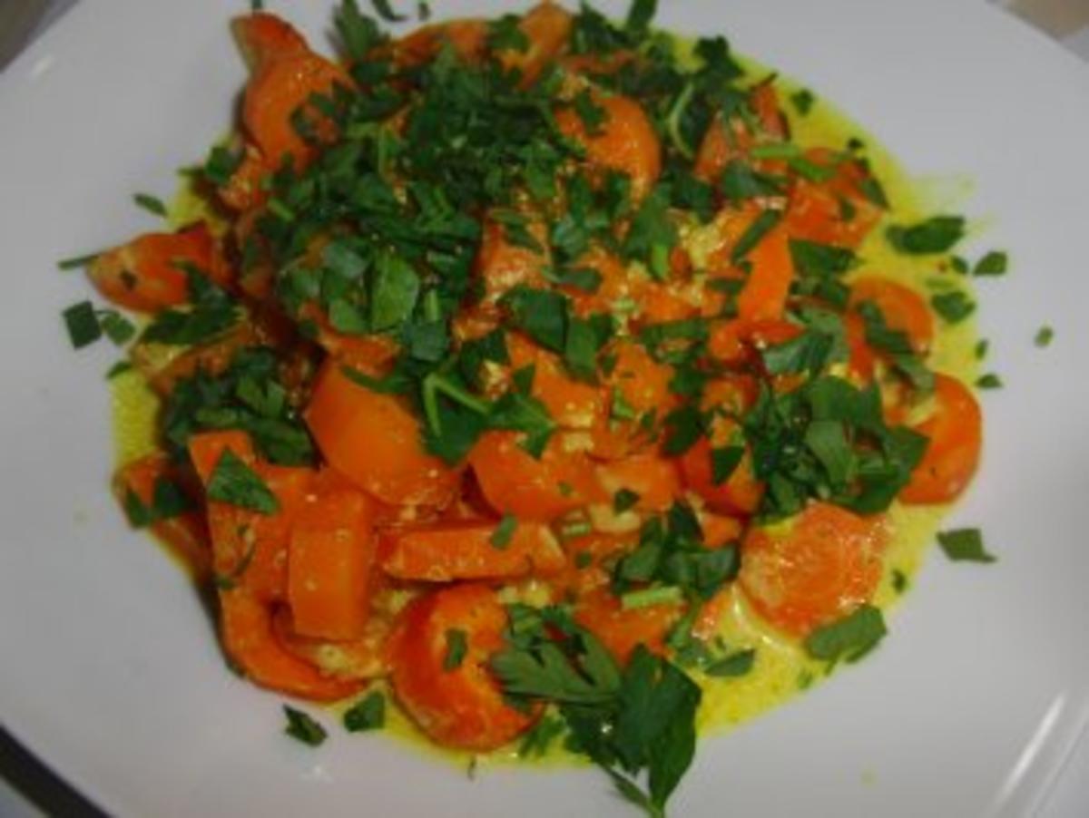 Vegetarisch: Karotten-Kokosmilch-Curry - Rezept - kochbar.de