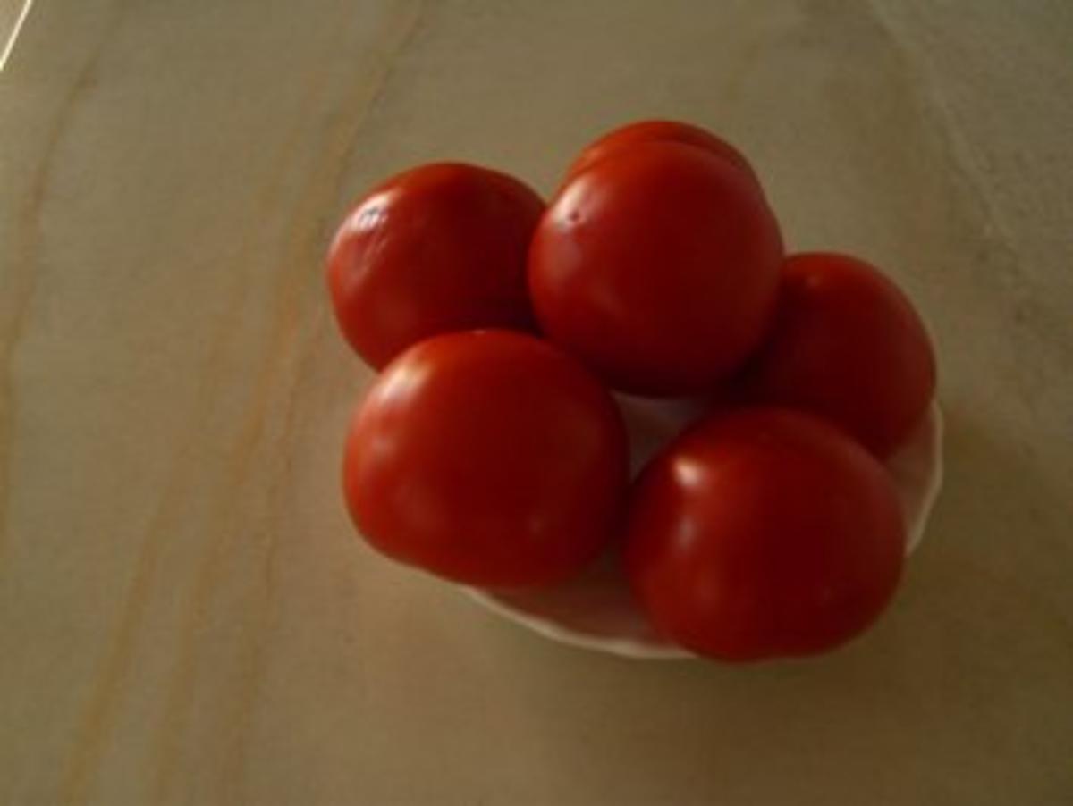 Gefüllte Tomaten mit ..... - Rezept