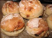 Röstzwiebelbrötchen mit Buttermilch - Rezept